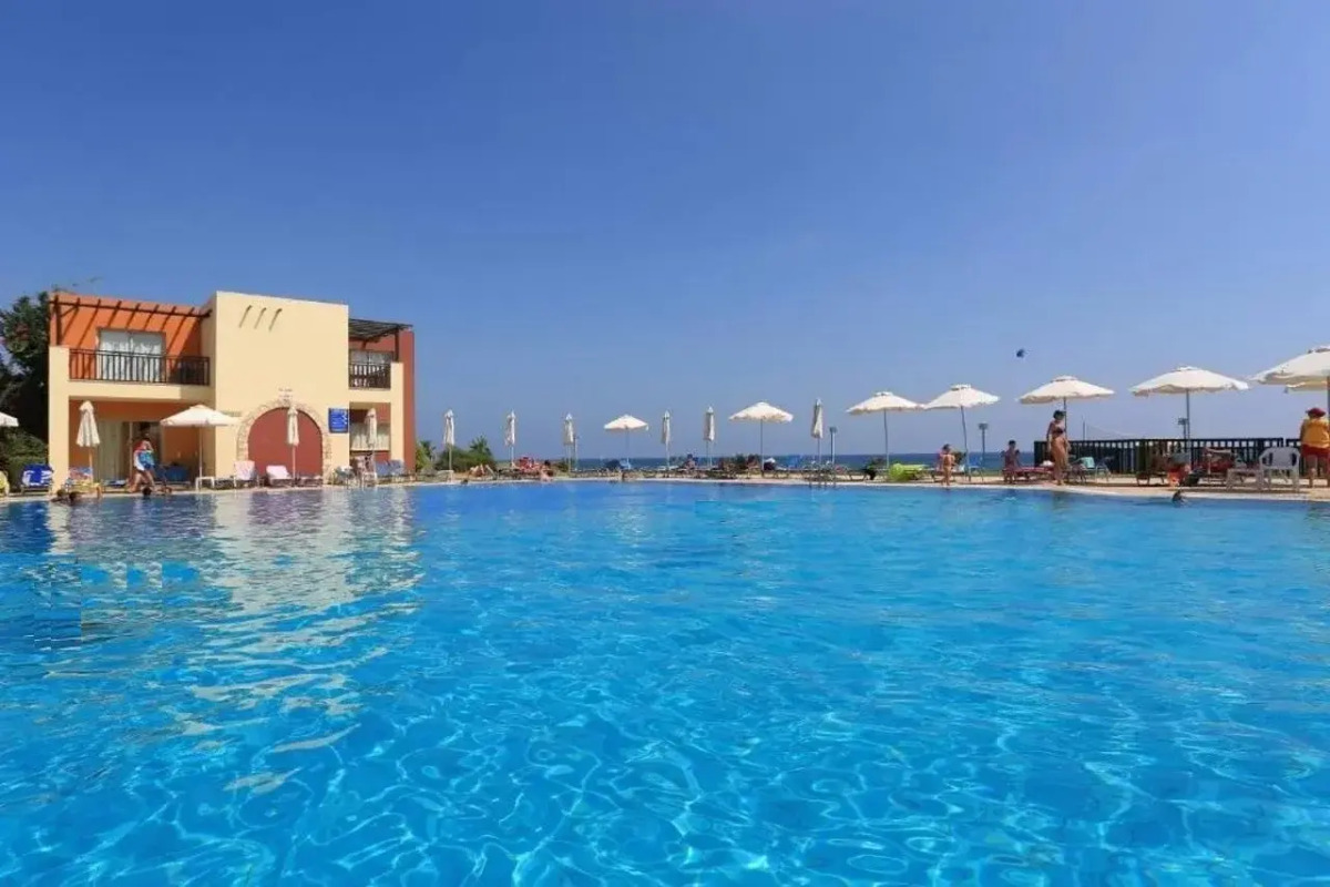 Panas Holiday Village