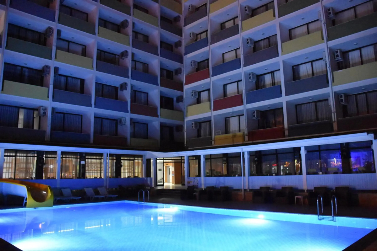 Vi̇va Beach Hotel
