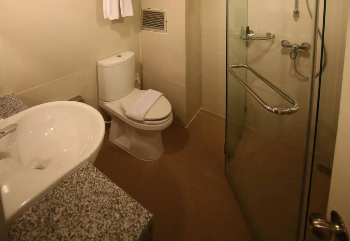 Sunshine Hotel And Residences