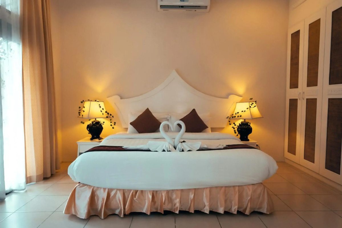 Villa Raya Private Pool Villas Resort