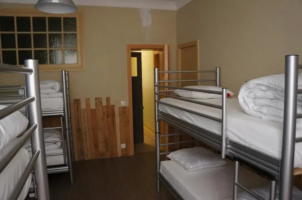 ES Hostel