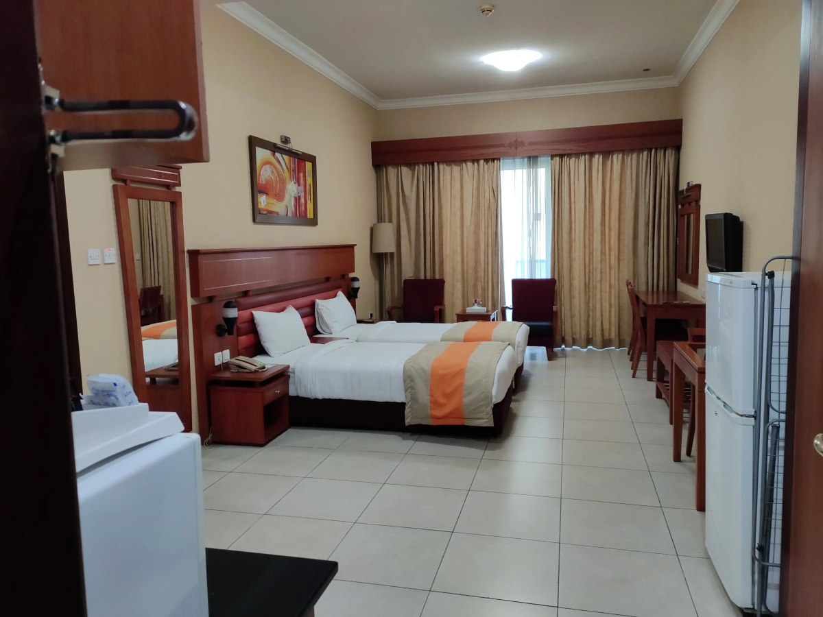 Отель Wescott Plaza Hotel Apartment