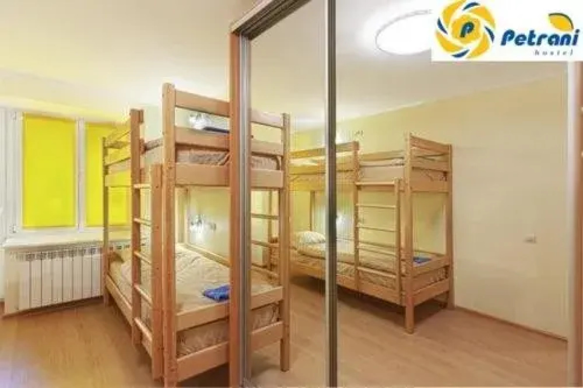 Petrani Хостел
