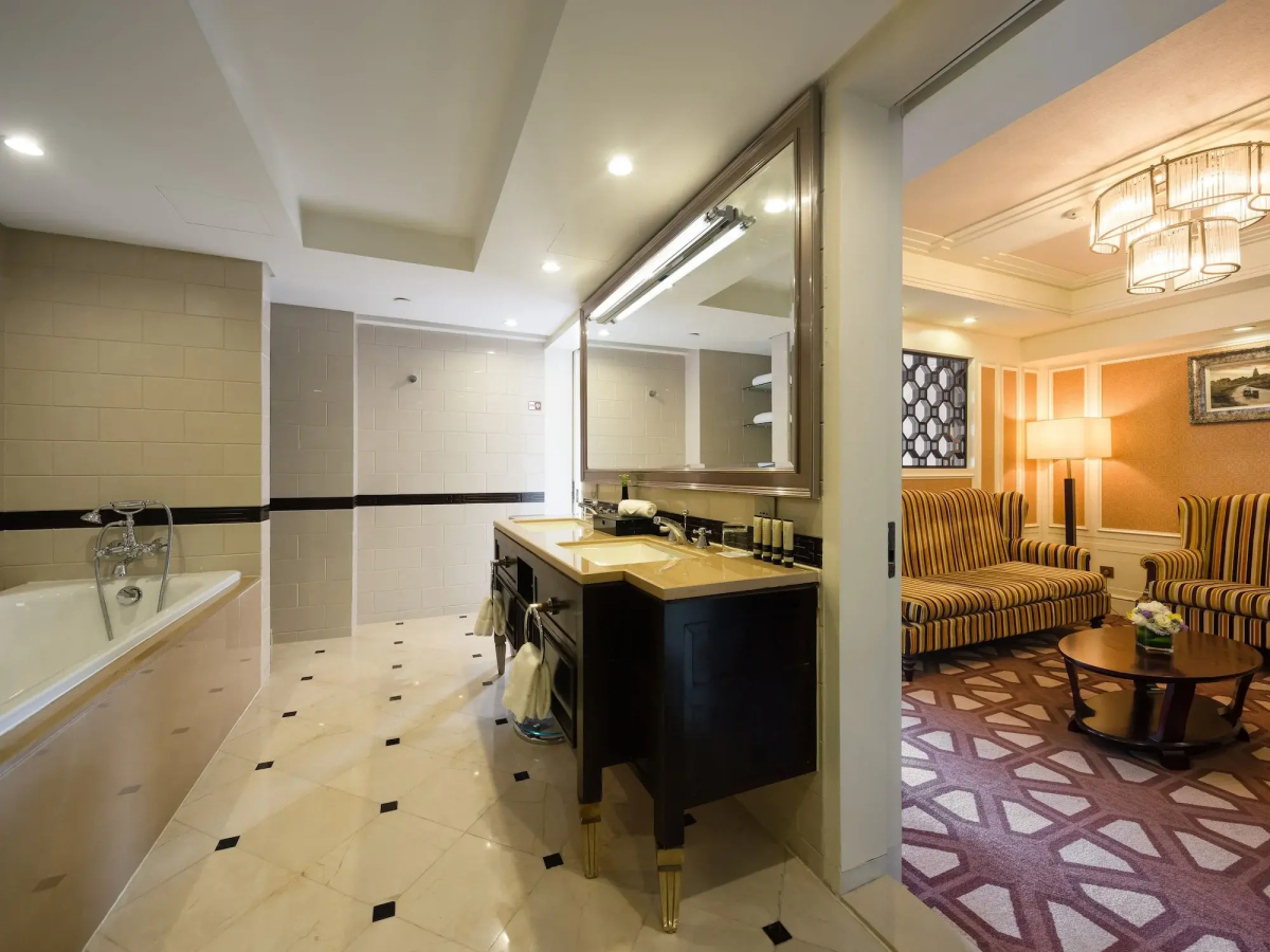 Paramount Gallery Hotel