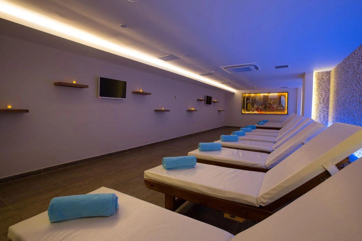 Water Side Resort & Spa