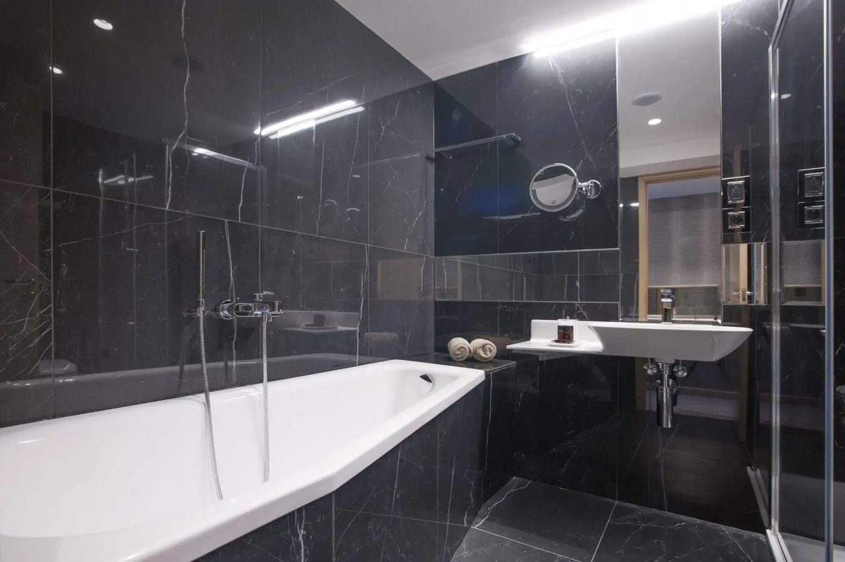 Maestral Resort & Casino