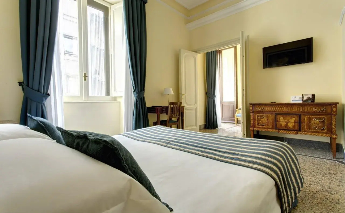 Отель Golden Tulip Rome Piram