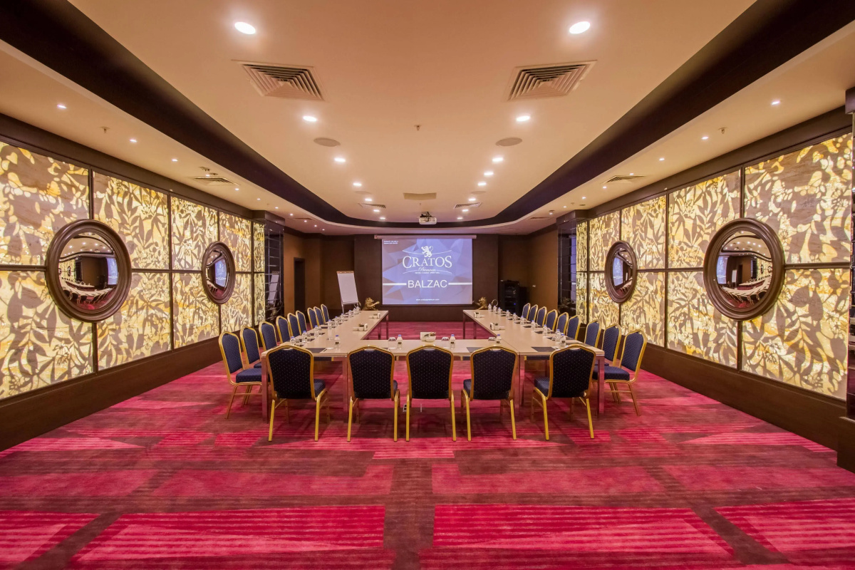 Cratos Premium Hotel & Casino