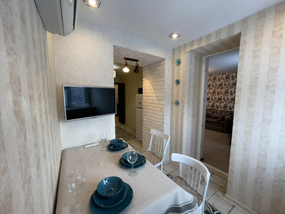 Tolstoy Apart (Толстой Апарт) на улице Демонстрации 38