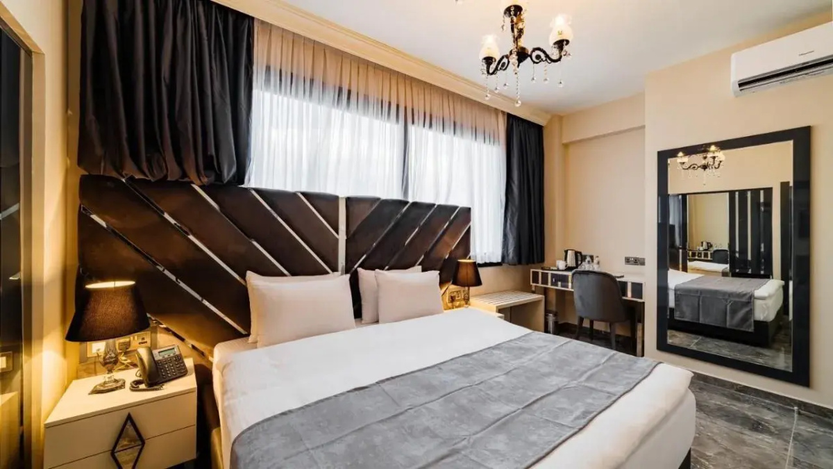 Royal Palace Hotel