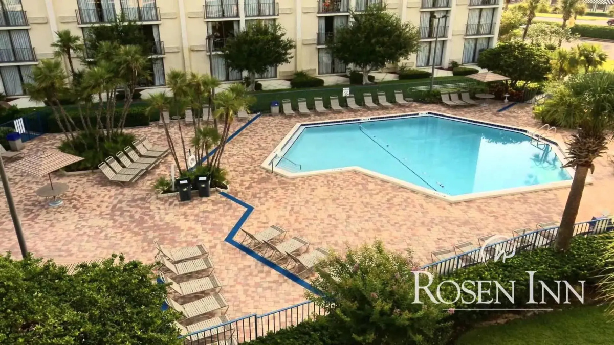 Rosen Inn, closest to Universal