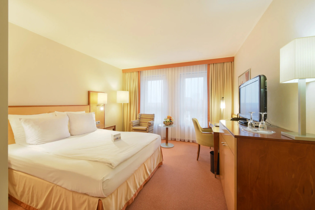Отель The Q - Quadro City Hotel