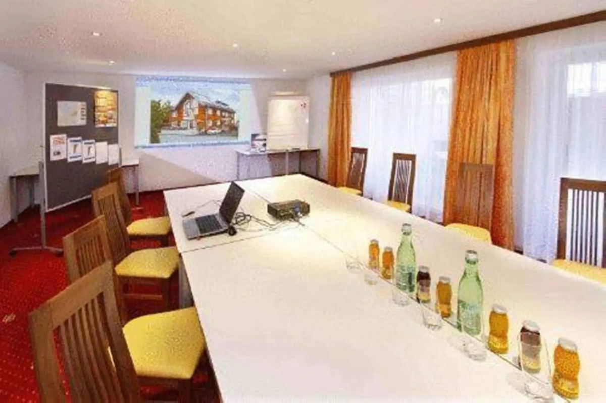 EB Hotel Garni