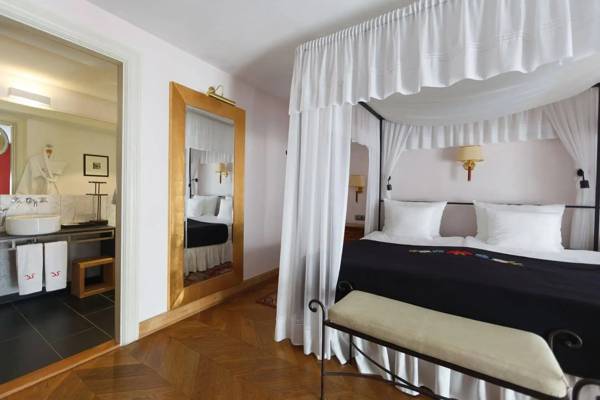 The Three Sisters Hotel