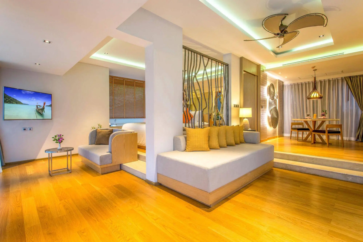 Crest Resort & Pool Villas