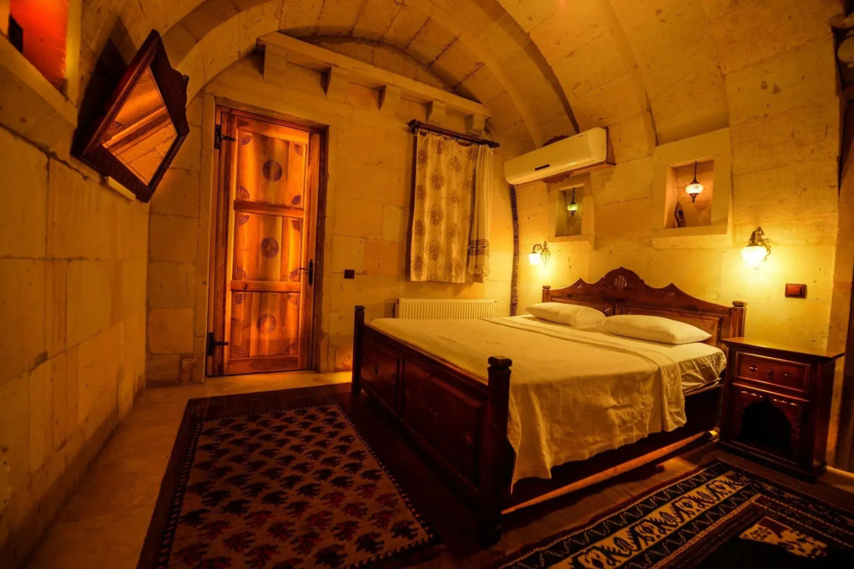 Vineyard Cave Hotel