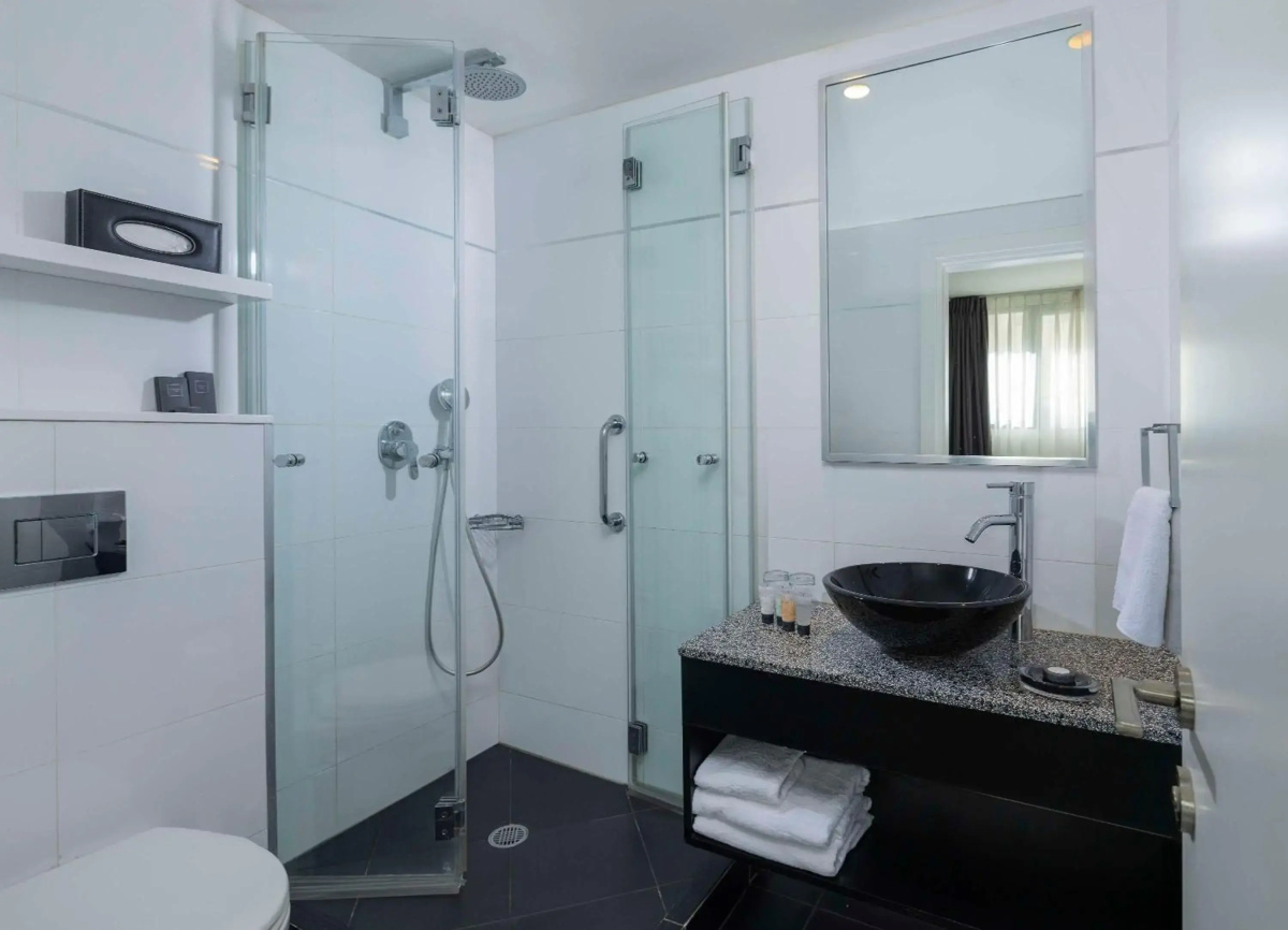 Best Western Regency Suites