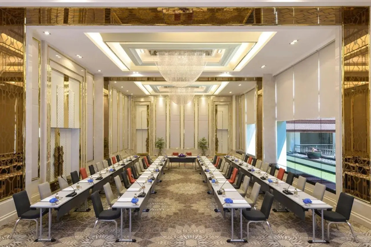 Отель Grande Centre Point Ploenchit