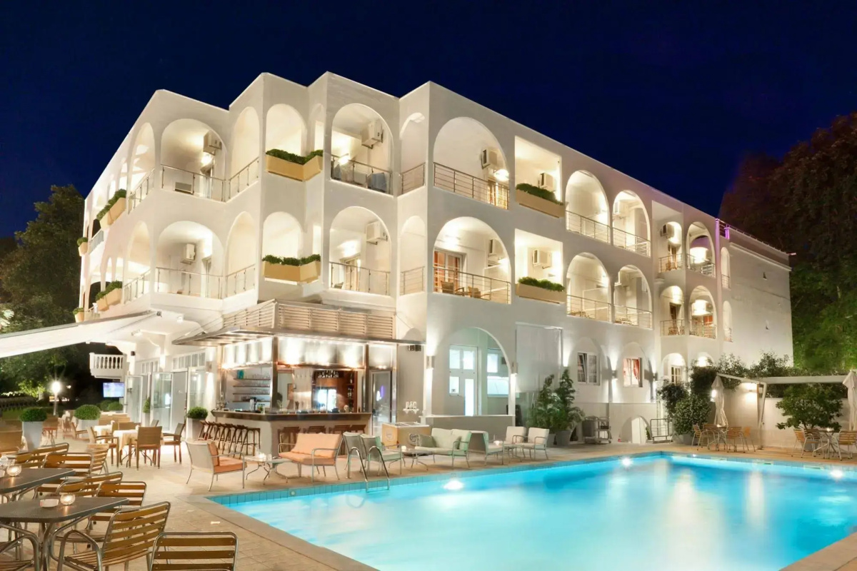 Kronos Hotel