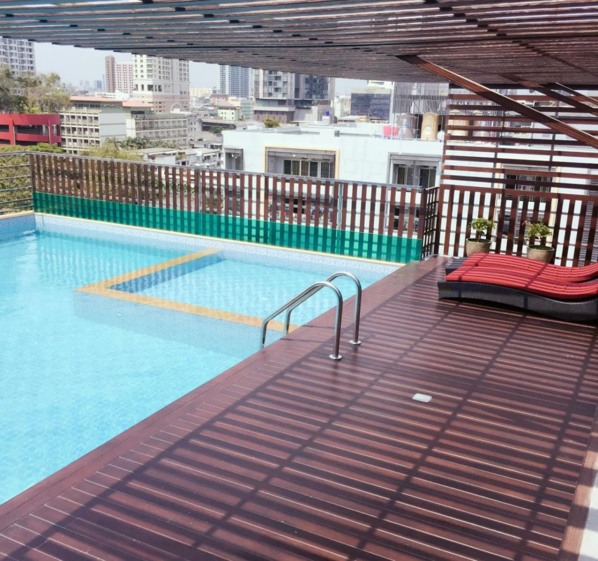 Top High Airport Link Hotel