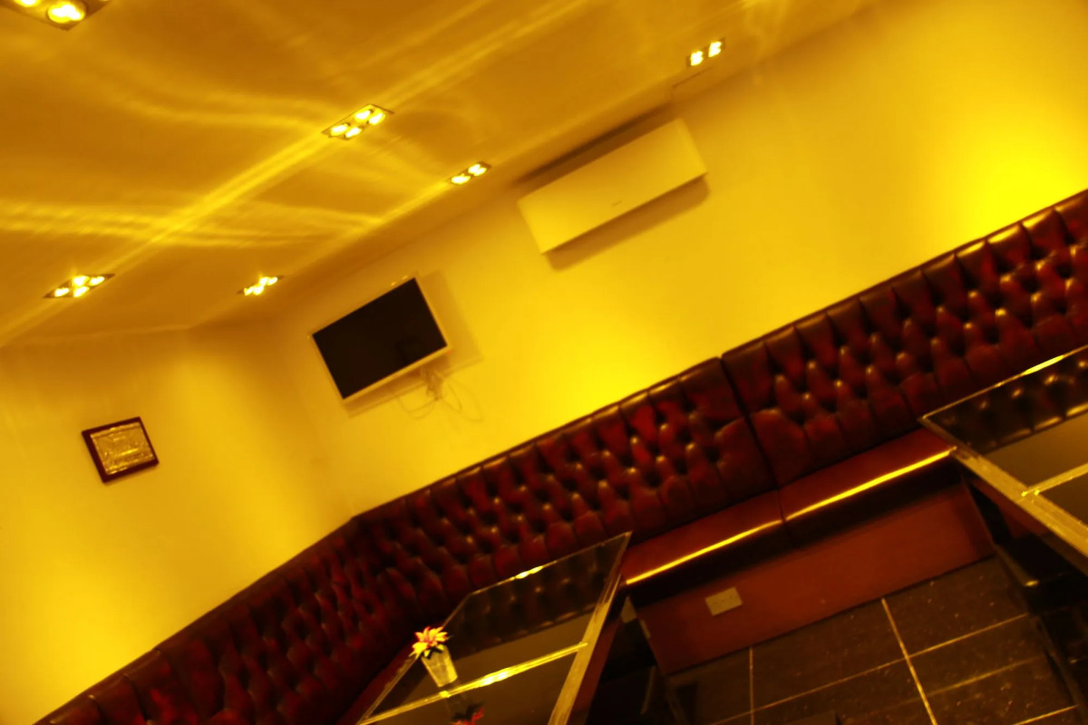 Exhibition Court Hotel 4