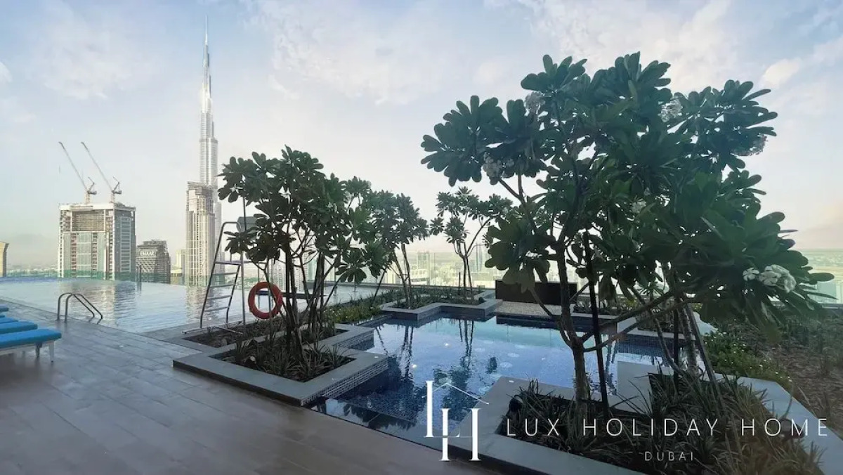 LUX The Paramount Sea View Suite