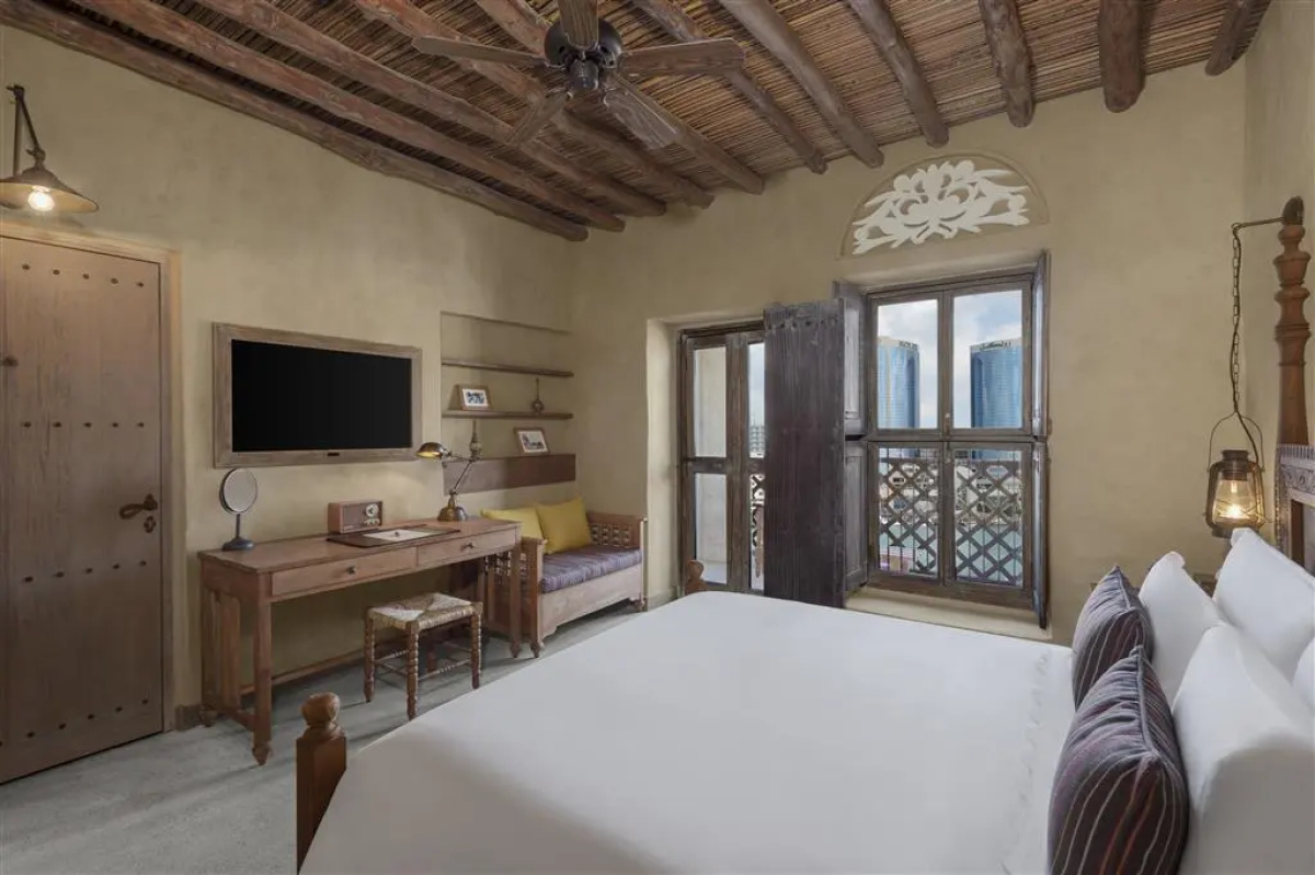 Отель Al Seef Heritage Hotel Dubai, Curio Collection by Hilton