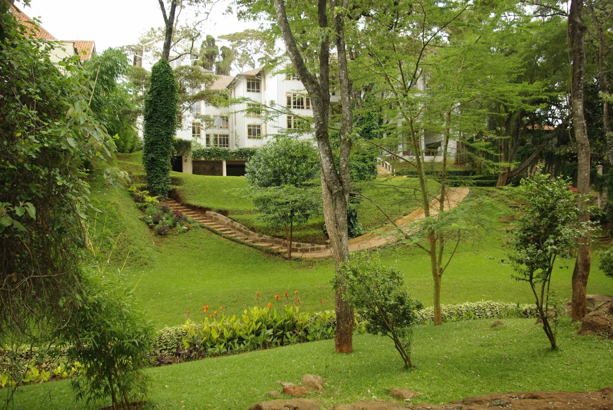 West Wood Hotel