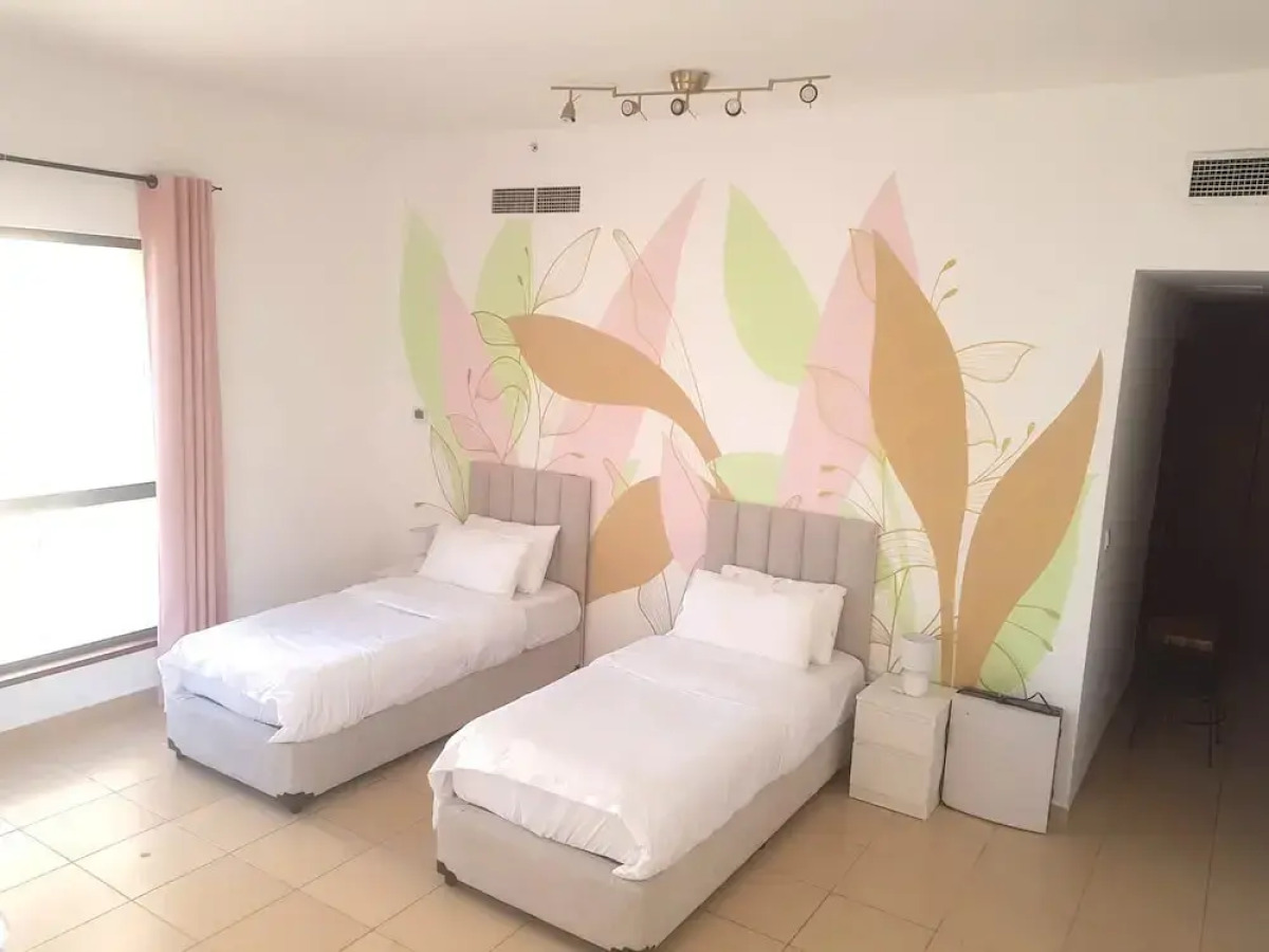 Grays Hostel By Haly