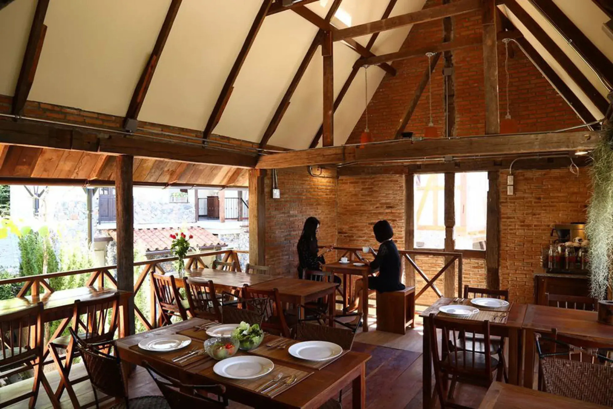 Le Charcoa Hotel