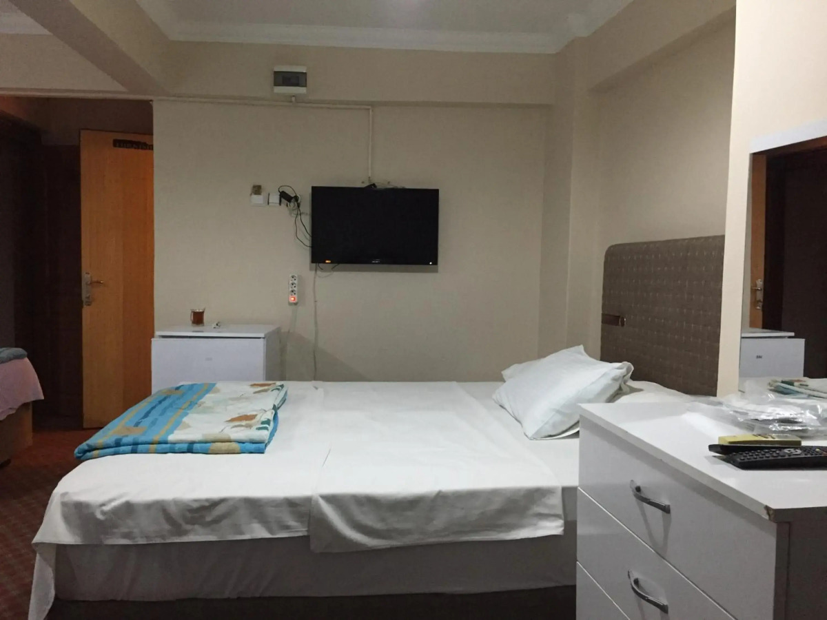 Istanbul Paris Hotel & Hostel