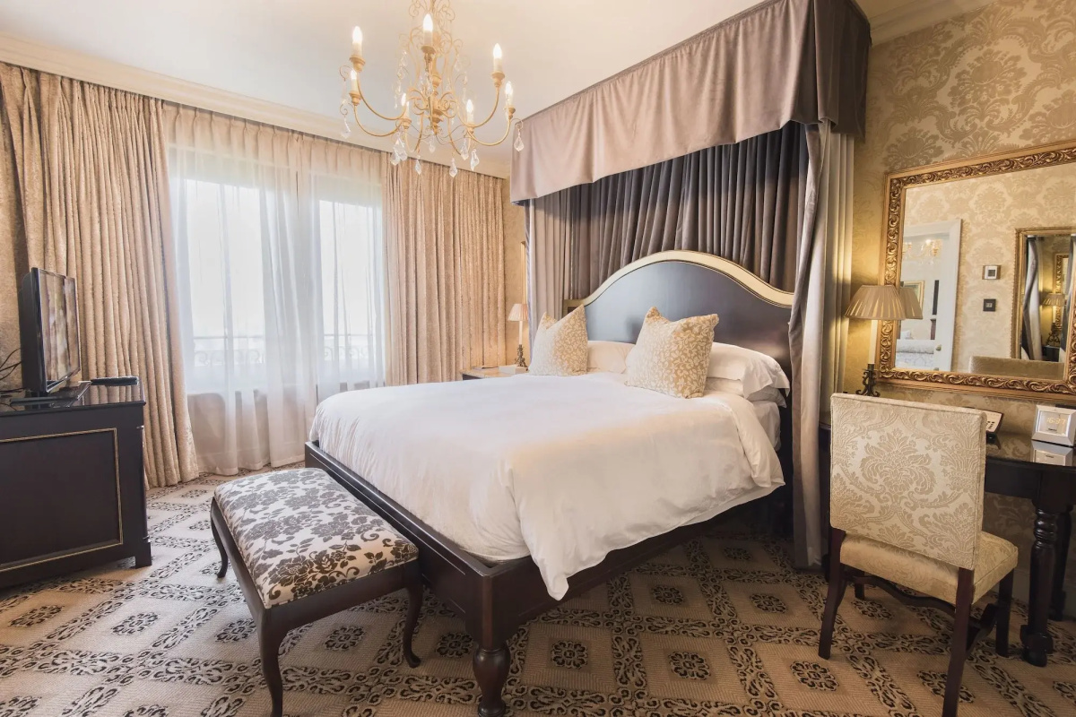 Palazzo Hotel