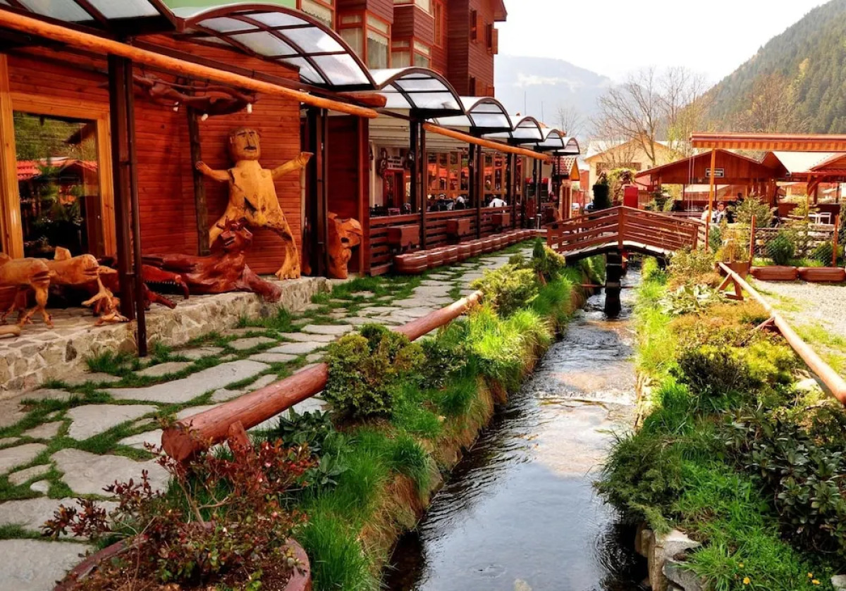 Inanlar Deluxe Hotel & Bungalow