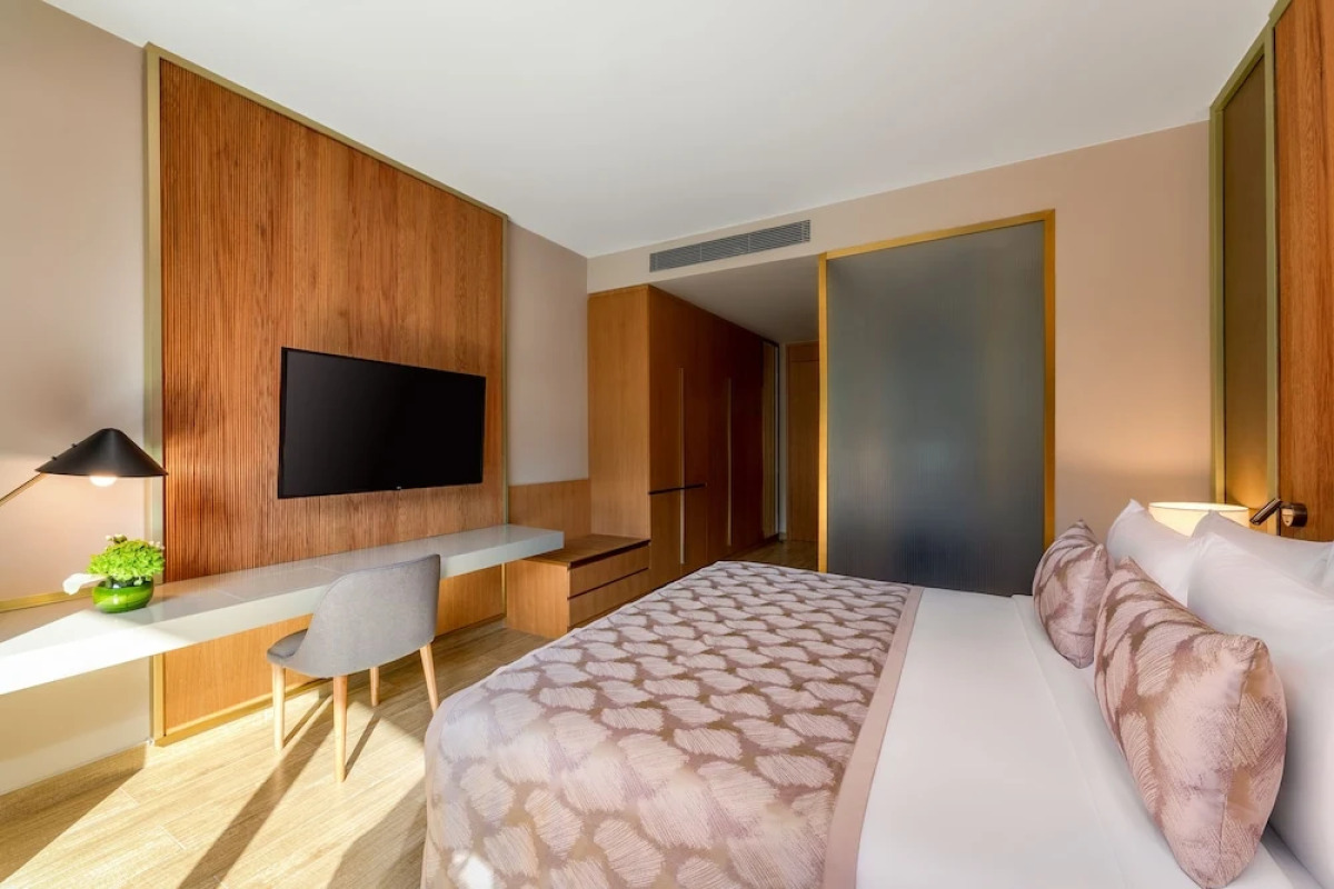 Отель Voco Dubai Monaco The Heart of Europe