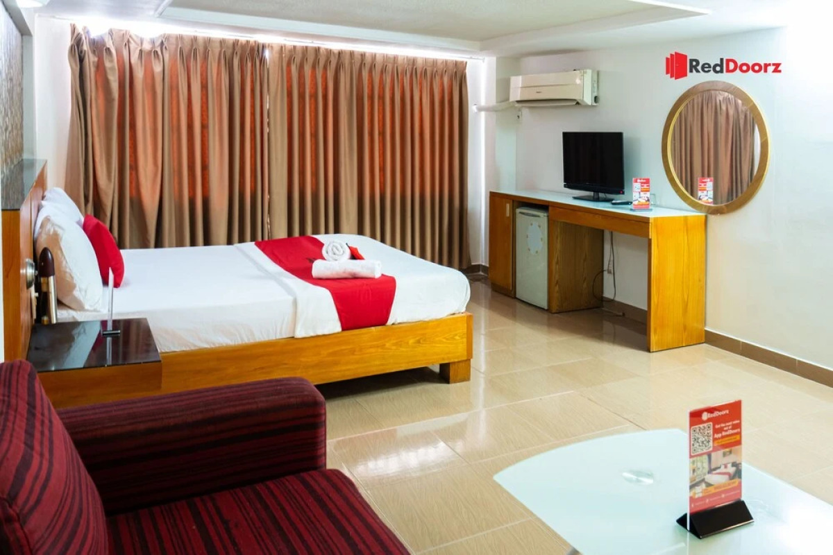 RedDoorz Near Tan Dinh Market 3