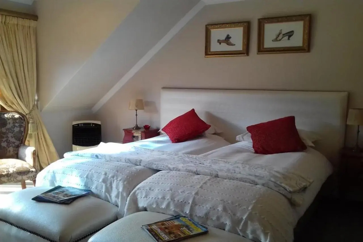 Mulligans Golf Lodge