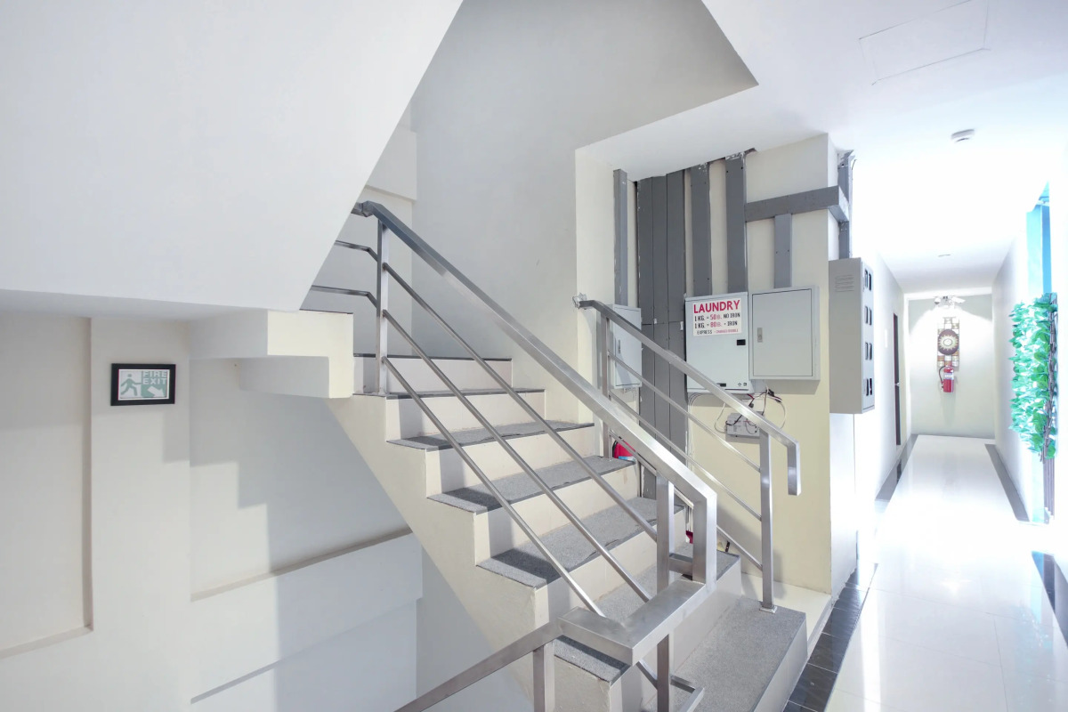 OYO 75321 Gemma Patong