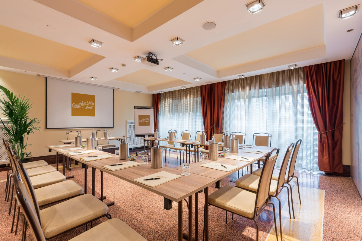 Отель Continental Genova