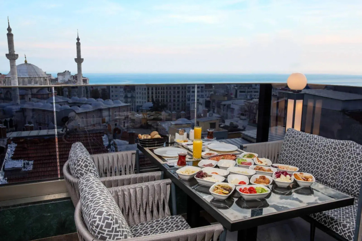 Beethoven Senfoni Hotel