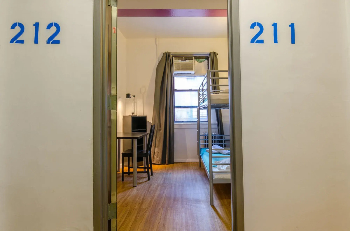 Jazz on the Park Hostel