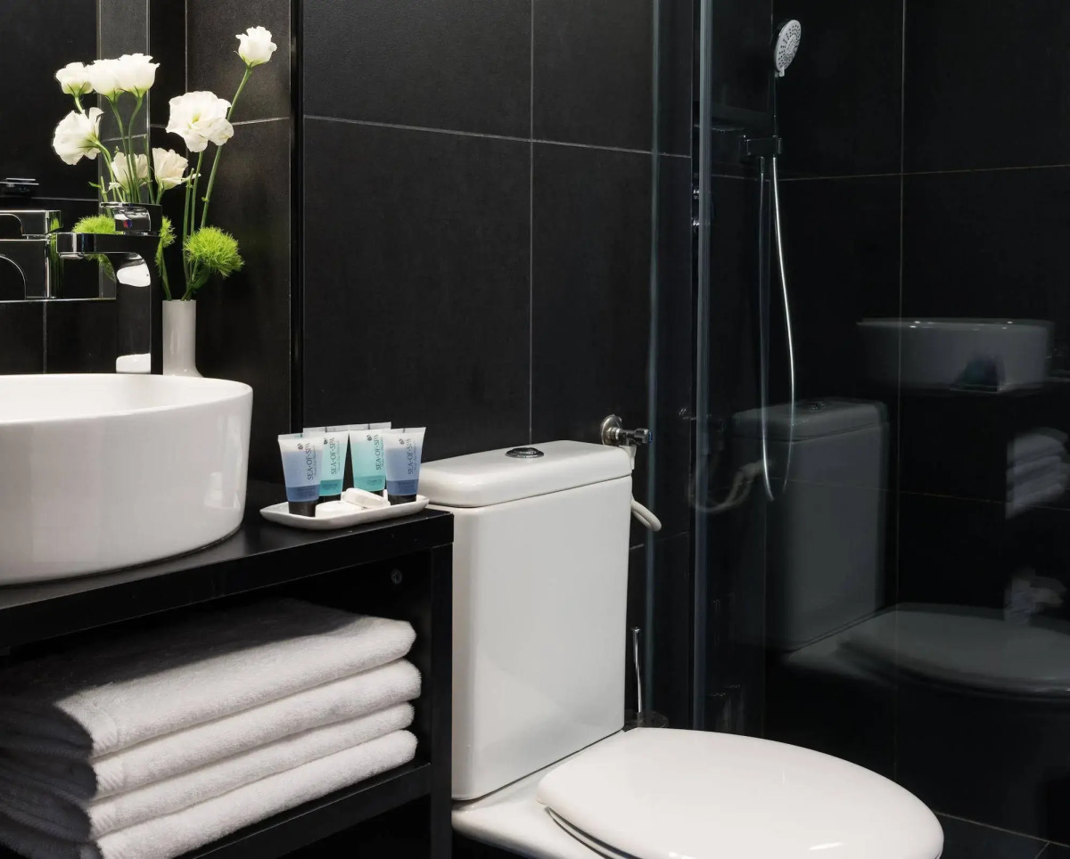 Sea Side by Zvieli Hotels