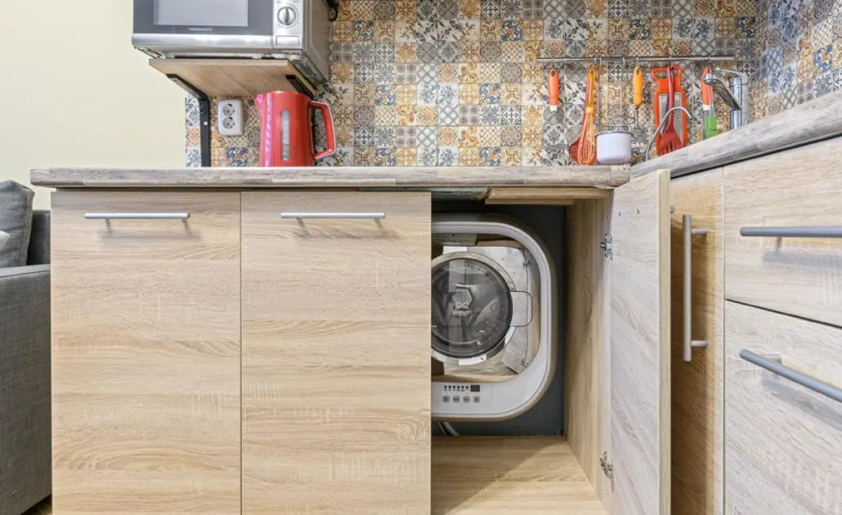 Две подушки на улице Вадима Шефнера 10 корп. 1