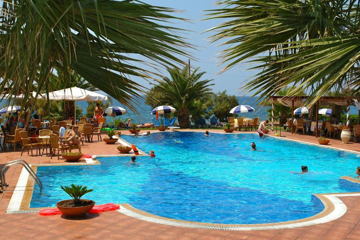 Oasis Hotel Kyparissia