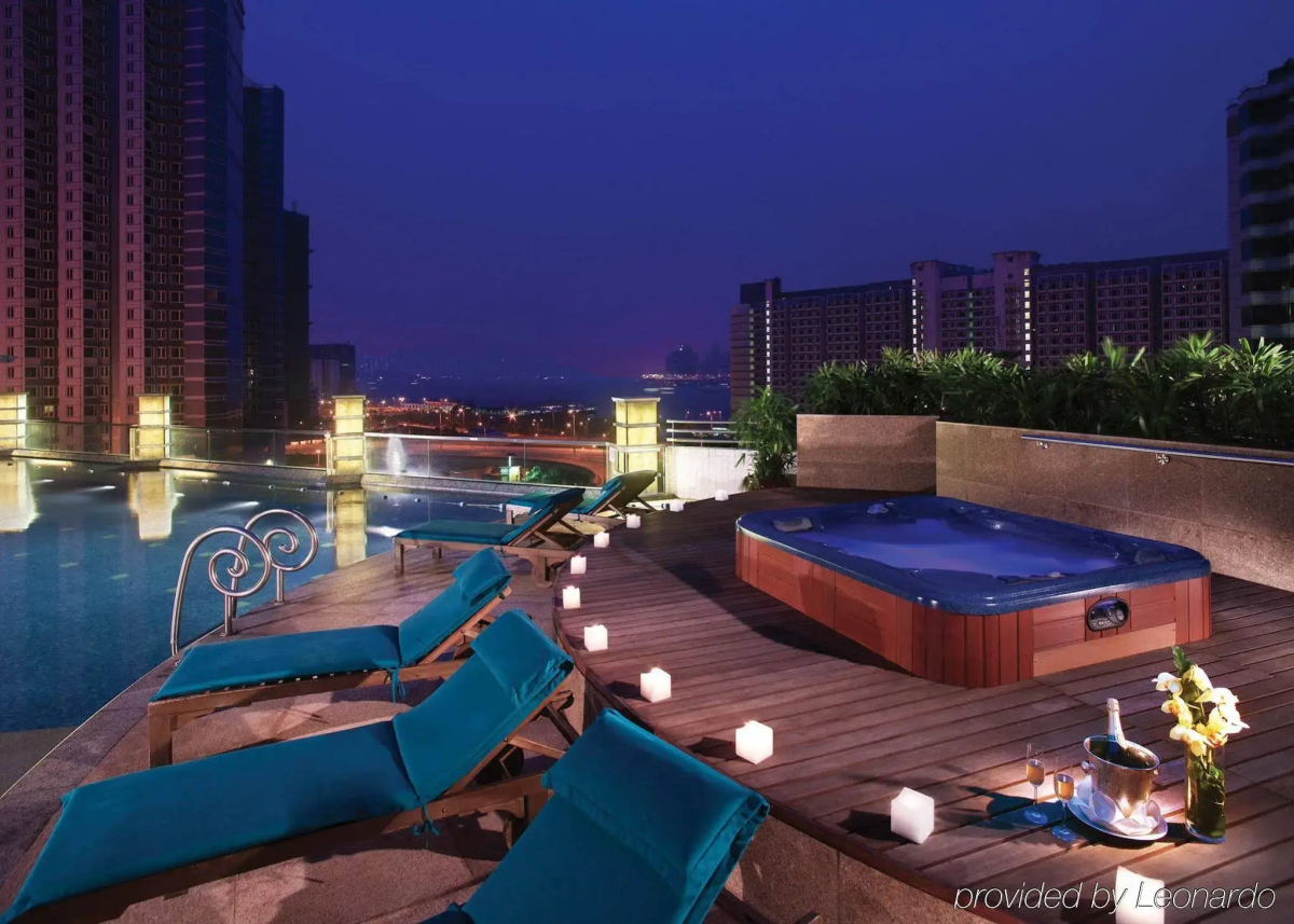 Harbour Plaza Metropolis