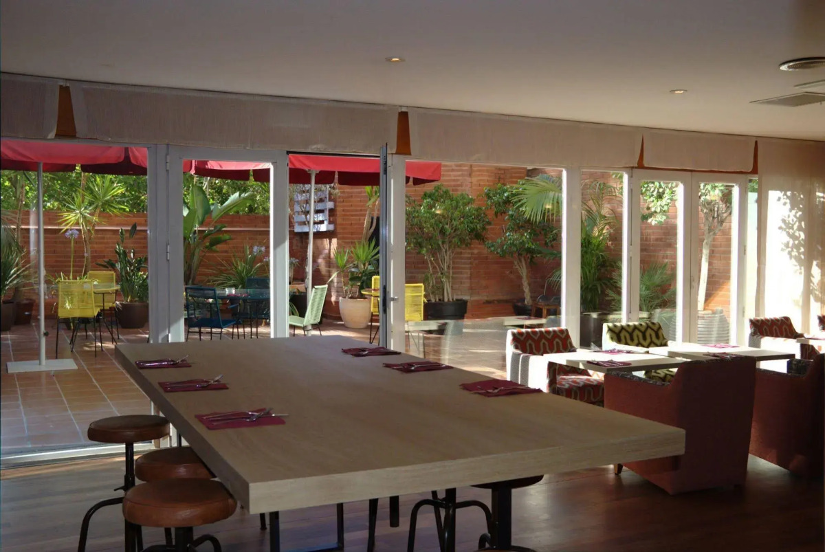 Chic & Basic Velvet Hotel