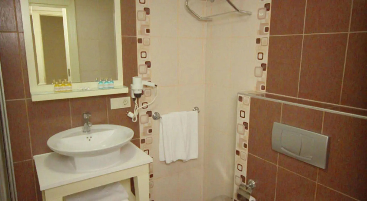 Royce Hotel