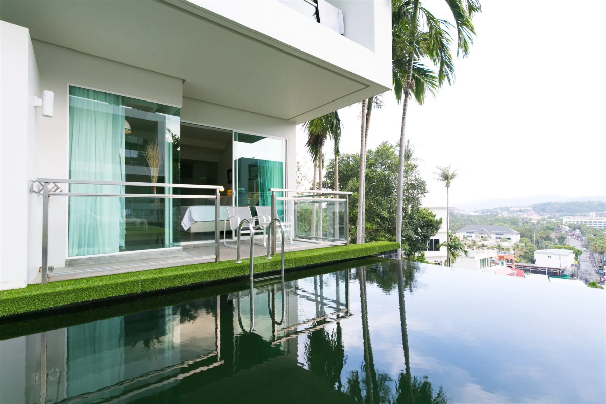 Sugar Palm Grand Hillside