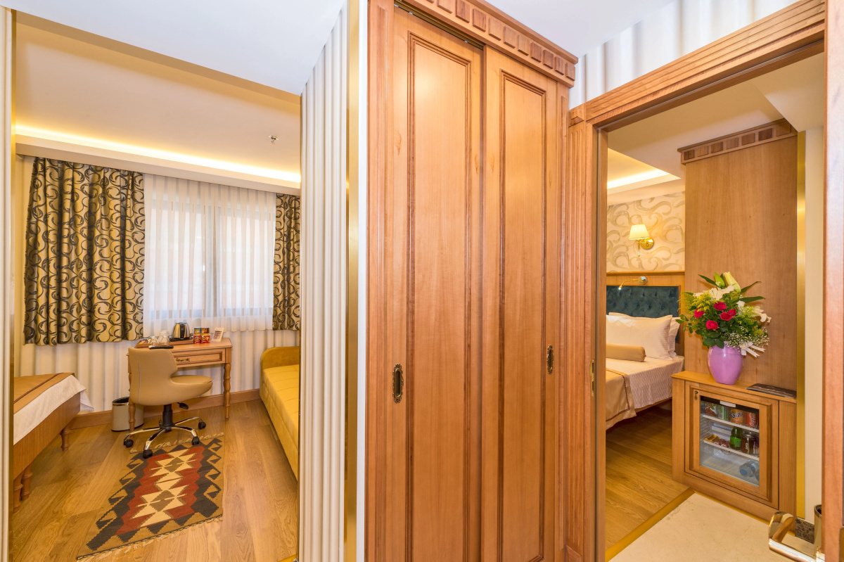 Aprilis Gold Hotel
