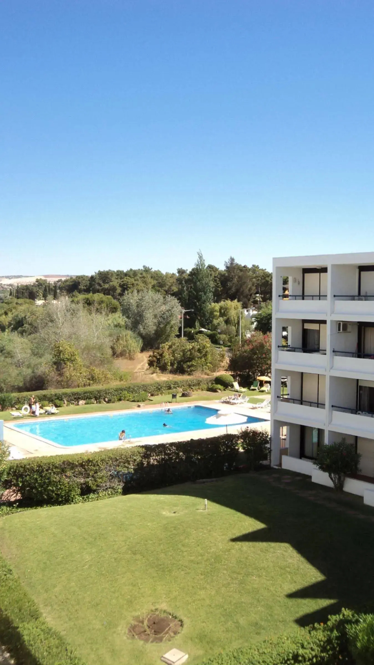 Parque Mourabel, Oasis Village, Pe do Lago