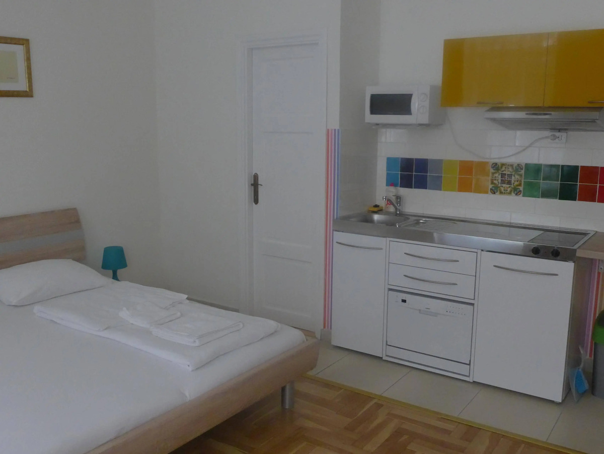 Amber Gardenview Studios